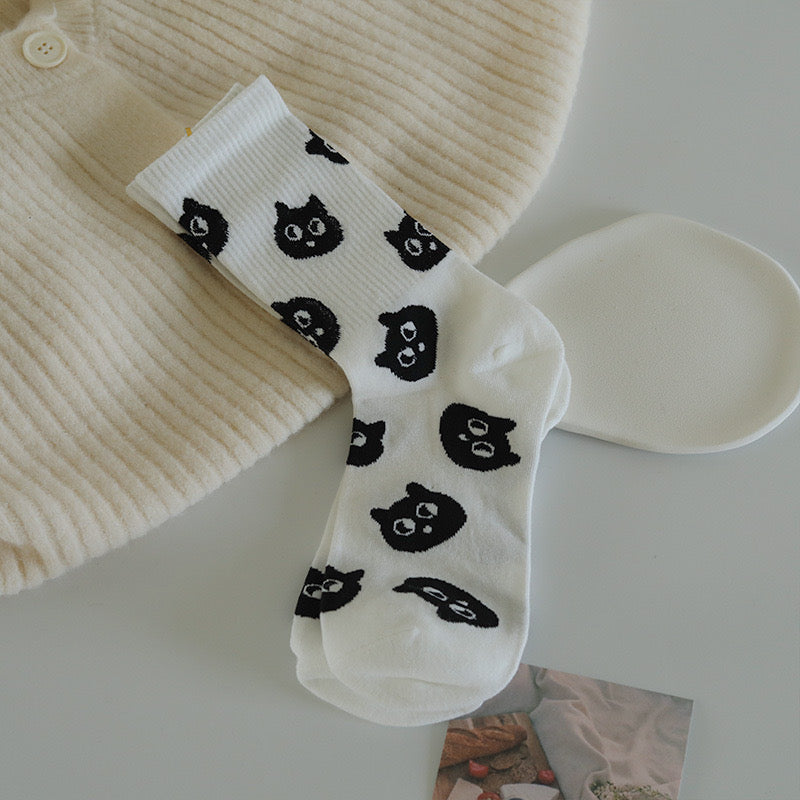 Cozy Socks – Monochrome Minimalist Edition (Winter Gift)