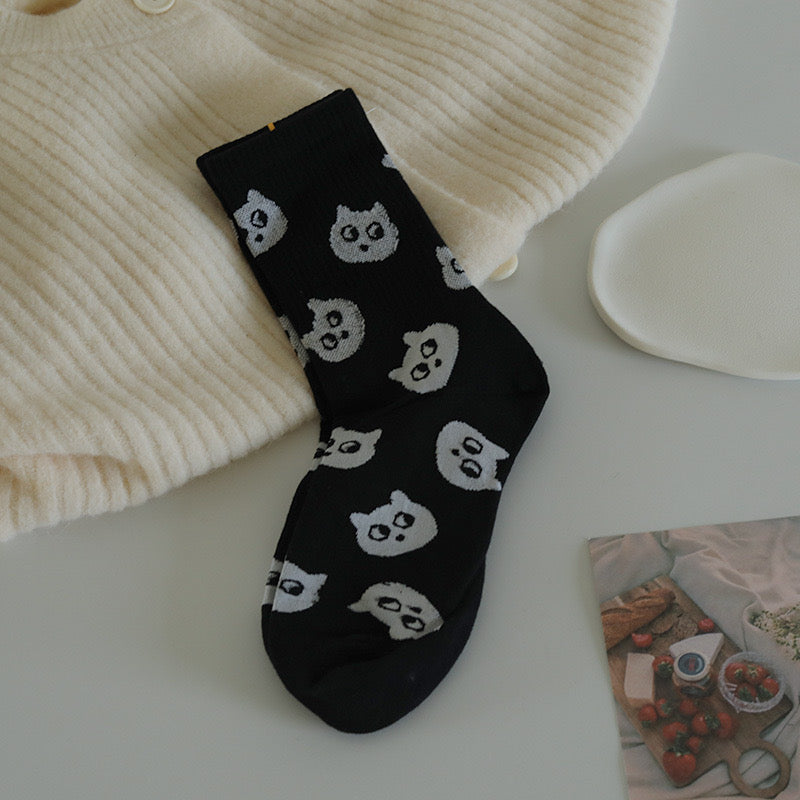 Cozy Socks – Monochrome Minimalist Edition (Winter Gift)