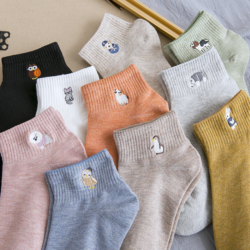 Pawsome Cozy Socks – Minimal Style Winter Gift